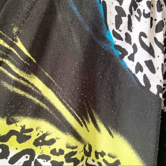 Frank Lyman multi print silky graphic pull-on top - Picture 6 of 6